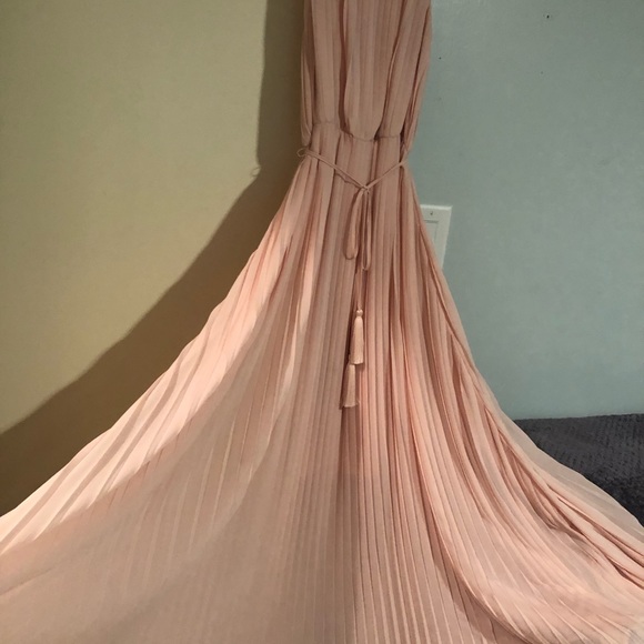 Light pink formal gown - Picture 2 of 3